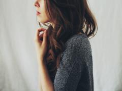 可愛いだけの女から卒業します。20歳から始める‘暗髪ウェーブ,で知的・大人っぽいイイ女