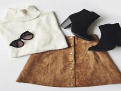 秋だってキラキラが欲しい。秋色×ホログラムでキラリと光り色づくネイルカタログ