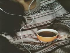 寒くなってきてもぬかりなくいたいから。フットネイルで女子力を1ランクUP♡