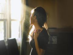 彼氏がいないと”枯れ葉”になりそう。独り身女子がぷるっぷるに潤うための秘策