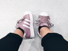 くすみ色で完成せる私の大人化計画。"スモーキーネイル"でこなれ感をモノにして