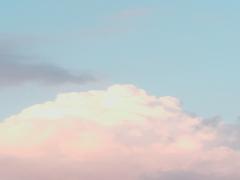 ふわふわした感じが好きだから。”雲ネイル”でゆるふわ女子になれる♡