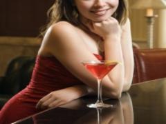 え、それが？ モテる女性が飲むお酒3選