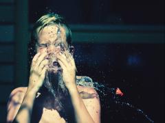 「ぬるま湯」で「やさしく」が正解！大人ニキビを防ぐ洗顔法とは