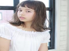 瞳、主役にしてみない？つぶらな瞳が際立つ、こっくり甘めの愛されショートバング。