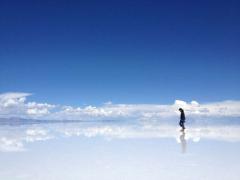 吸い込まれる景色をどうぞ。塩湖とバオバブのおいしい島「クブ・アイランド」