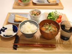 "おいしそう"は食器で決まる。「#木製トレー」で叶えるフォトジェニックな食卓