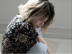 ミディアムヘアをグラデーションで彩る♡寒い季節をおしゃれに乗り切って