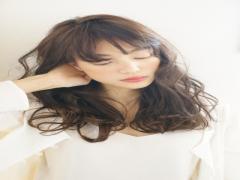 ウェーブヘアスタイルで柔らかなニュアンスを。ゆるふわなモテ髪を作ろう！