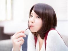 脈アリのサインはこれ！ 男性が気になる異性に「ついしてしまうこと」