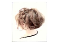 結婚式の髪型は編み込みで♡可愛く上品なヘアアレンジで決まり！