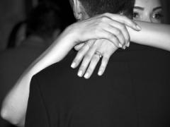 浮気…？彼があなたを「知らない女」と呼び間違えた理由・その対処法