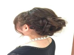 アップヘアアレンジでお呼ばれも完璧♡いざという時おすすめの髪型
