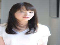 清楚な髪型ならミディアムストレート！女度UPスタイルにイメチェンしよう♡