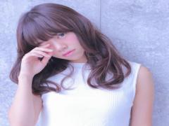 ラベンダーアッシュでイノセントな髪色に。ツヤと透け感を引き出そう