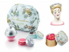 【2016年クリスマスコスメ】「レ・メルヴェイユーズ ラデュレ」使うたび心華やぐ特別なコフ