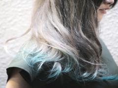 ハイトーンの髪色で色素薄い系女子に。髪型に合ったカラーを見つけて♡