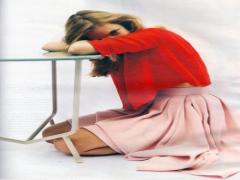 携帯ばっか見ても良いことないよ。最新ストレス解消はデジタルデトックスを
