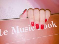 自爪はなんだか、くすぐったい。ぽわっと色づくピンクの恥じらいネイル