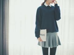 見えそうだけど、見せないの。“ハイネック✕アップヘア”の色っぽGirl