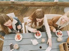 女子会＝戦場です。女ウケ重視のトレンド”赤”コスメで今日1おしゃれgirl