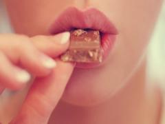 するんと溶けて、ぽわんと色付く。唇でとろけるような生チョコリップ3選