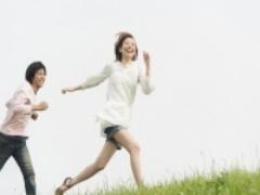 「愛する」と「愛される」ではどっちが幸せ？ 約86％の女性の答えは……