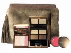 【2016年クリスマスコスメ】「ルナソル」華やかで、上質。大人の魅力を醸し出すパーティコ