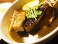 発祥の地・札幌で食す絶品スープカレー。ココロもカラダもポッカポカ♡