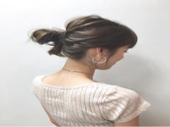 透明感に秋のくすみをプラスしました。 ニットと合わせて楽しむシナモンヘアカラー