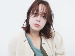 冬もまだまだウェットヘアがトレンド！コーデ格上げテクを伝授します◎