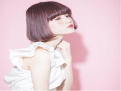 冬の髪色には耳元アクセで女っぽさをイン。ピアスと楽しむヘアカラーカタログ