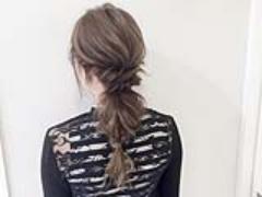 くるりんぱで簡単完成！こなれ感オシャレポニテのヘアアレンジ