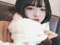 マフラーから見えたのは白い肌でした。雪のような「白肌」メイクのhowto♡