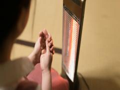 辛い手足の冷えなんとかしたい！自宅できる簡単な解消法でポカポカに