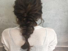 一目惚れする髪型。編み込みヘア×ポニーテールに恋せよ♡