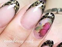 簡単でシンプルかわいい黒と白の王道フレンチネイルデザイン