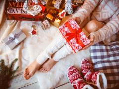 神様、クリスマスまでにお願い！恋を叶える“ふっくらリップ”がほしいの♡