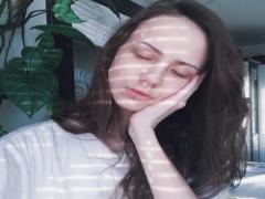 自宅でヘアケア。女性らしいふんわりツヤツヤな髪を手に入れる♡