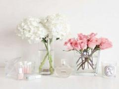 あなたらしい香水を見つけて。大人の女性は”自分の香り”を持っている