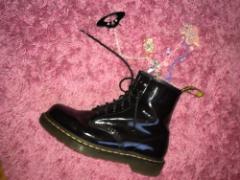 やっとブーツが履ける季節に♡だけど気になる足の臭い…あなたはどう対処する？