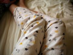 寝たいのに眠れない夜。1分で即落ち、ウワサの「4・7・8」呼吸法で解決しましょ