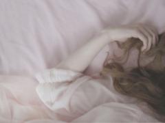 「化粧落とし忘れた…。」メイクしたまま寝てしまった時の緊急スキンケア