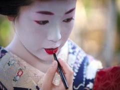 おぼこいピュア肌は舞妓はんにお任せ♡大人気"おしろい"にミニサイズ登場