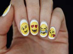 派手なネイルはもう卒業。気品のある女性を演出する秋冬ネイルデザイン