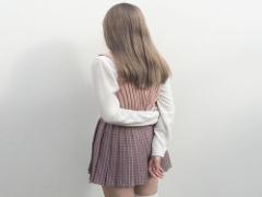 人は背中で年齢を判断している！？360°可愛くいるための背面ラインの整え方