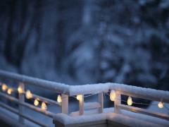 ホワイトクリスマスになるかしら。キラキラな雪を連想させるXmasデートメイク