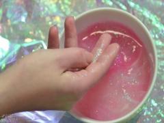 キラキラbodyでいたいんです♡輝くお肌にラメ入りアイテム4選