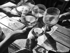 宴会シーズン飲みすぎ注意。意外と知られていないお酒のカロリー事情