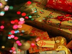 派手なのは苦手。クリスマス限定！ギラつき50%のミラーネイルカタログ♡